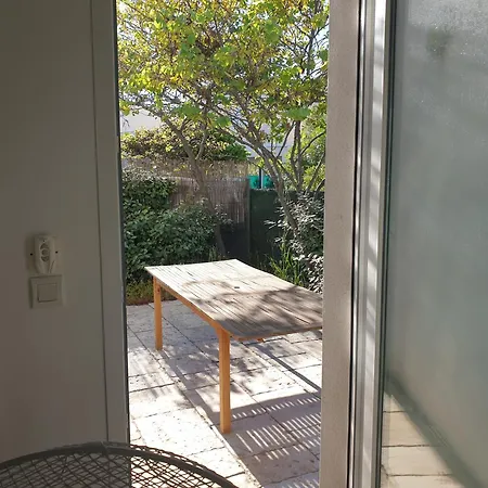 Avec Jardin, Acces A Pied
